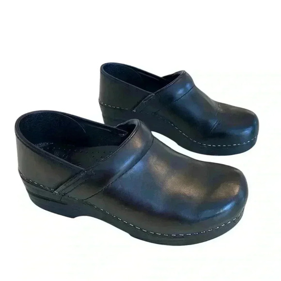 Dansko Professional Women's Clogs 38 US 7.5-8 Black Cabrio Leather Nursing Shoe - Picture 1 of 13